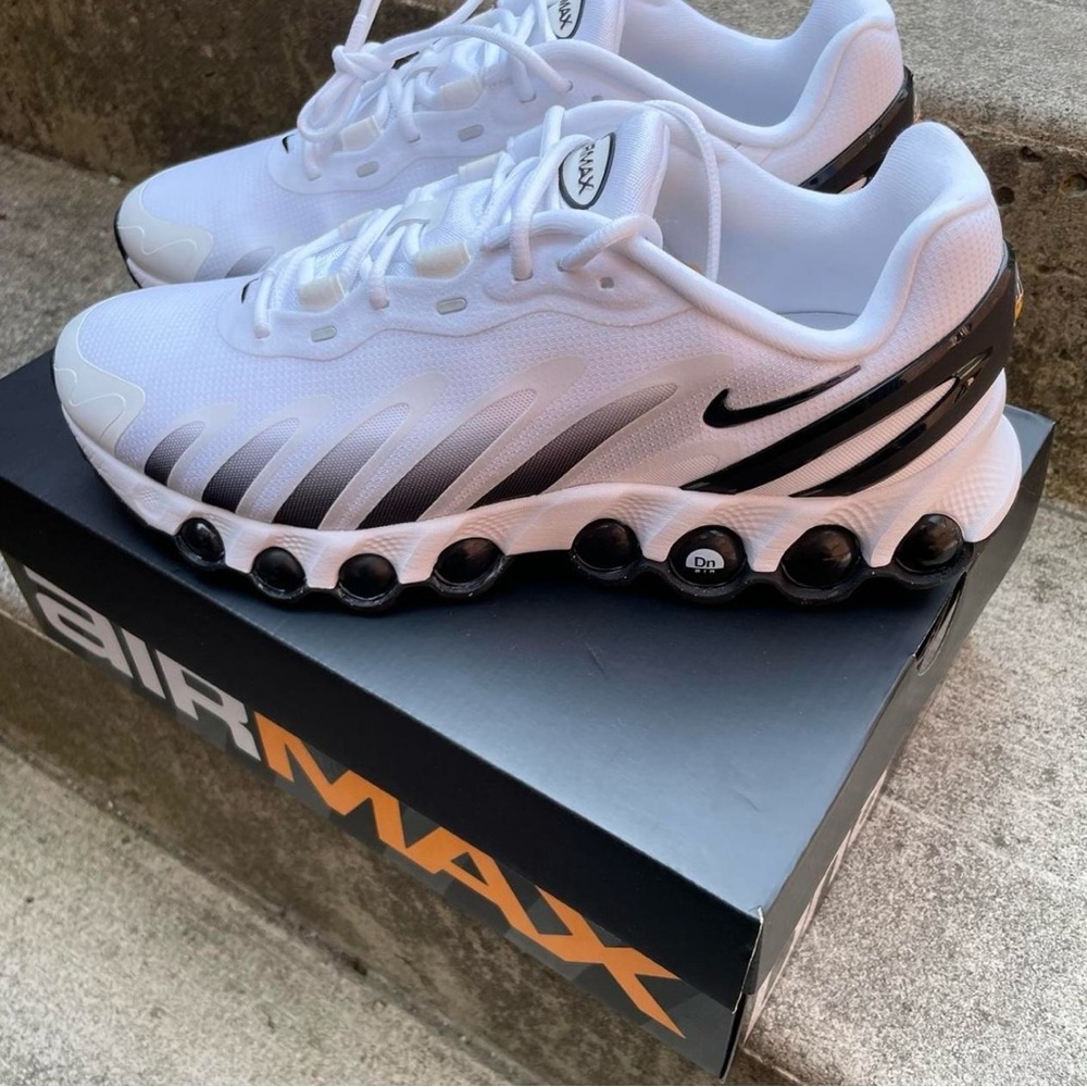 Nike Air Max DN8 White Black Men’s Shoes Size US 9.5 EUR 43 (27.5 CM) Authentic - Picture 5 of 9